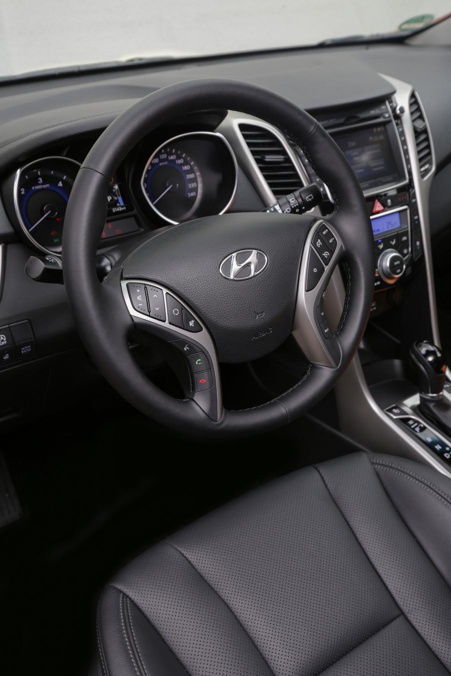  Hyundai i30 5-Door 2015 года  (фото 24 из 29)